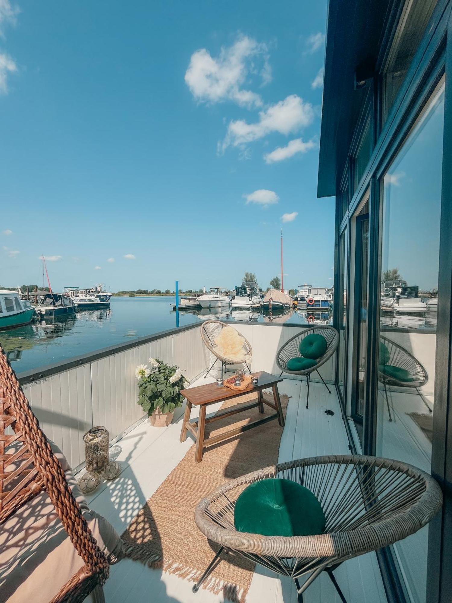 Retreatboat Ibiza Bed and Breakfast Lith Εξωτερικό φωτογραφία